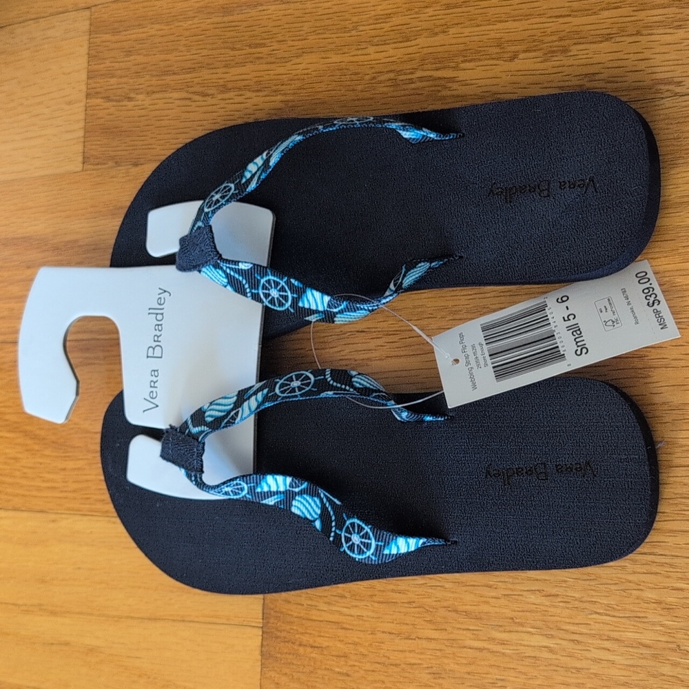 NWT Vera Bradley “Shore Enough” Flip Flops Size Small 5-6